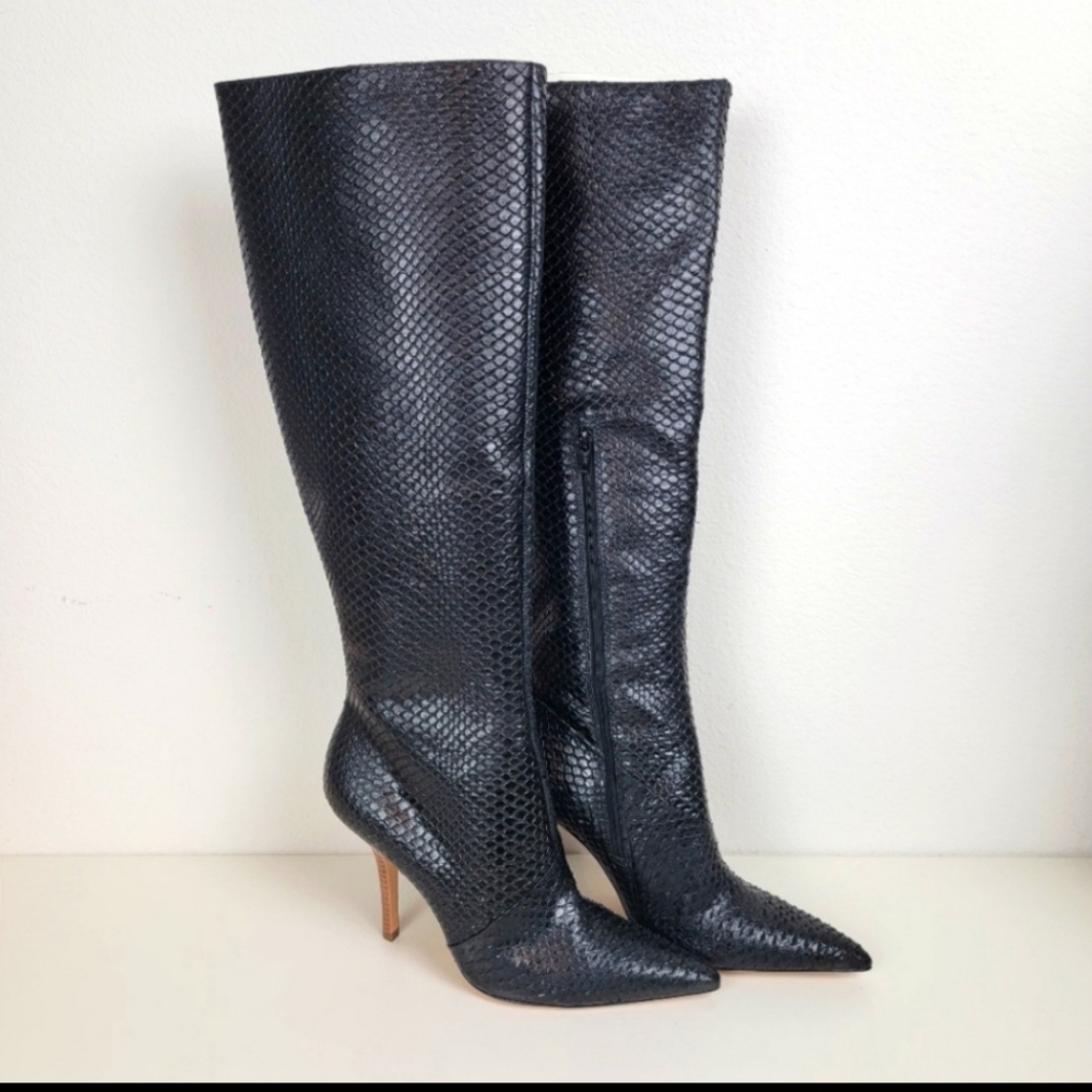Report Signature Limonta knee length tall boot heels